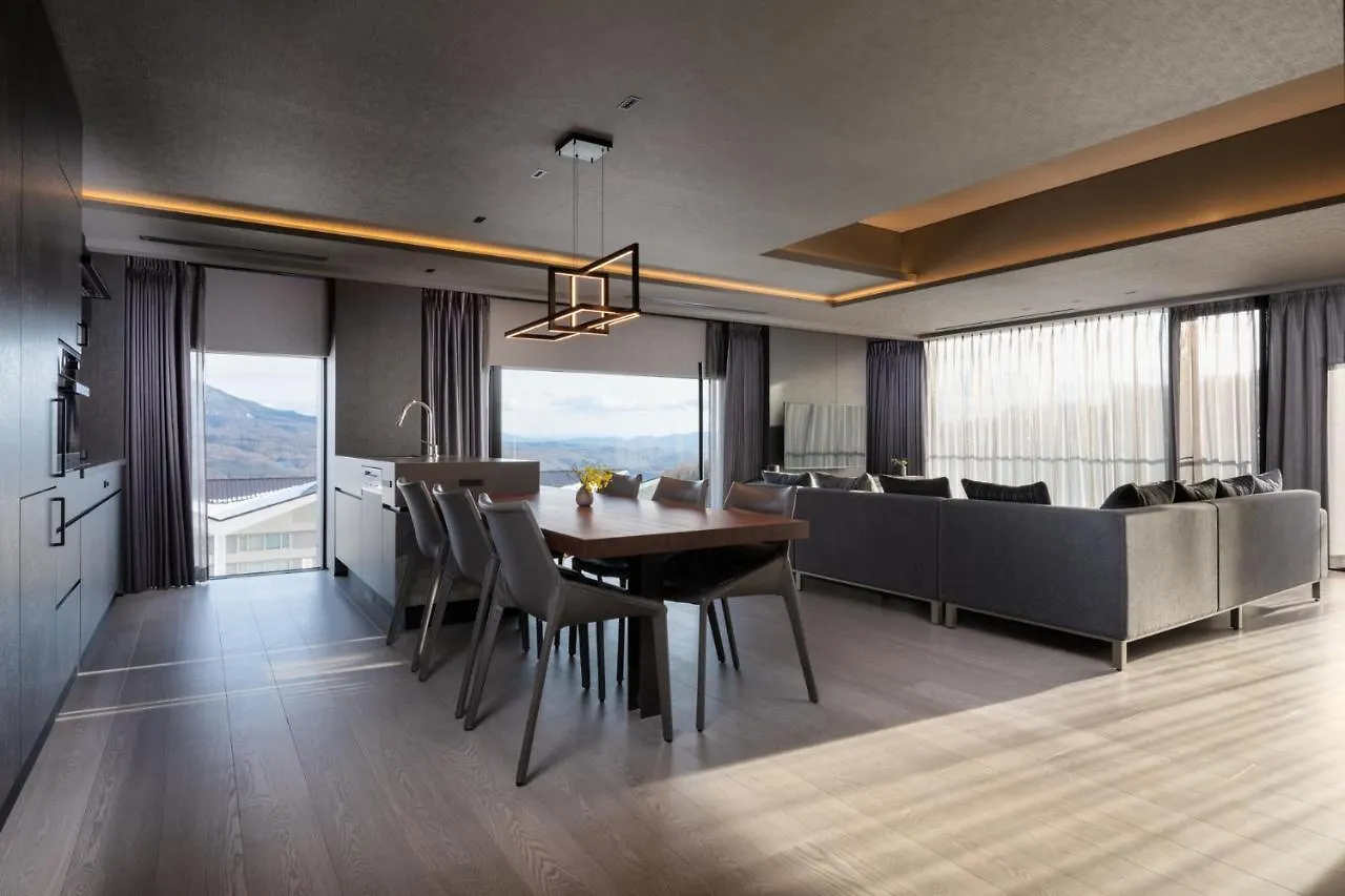 Hotel Sansui Niseko Kutčan 5*,